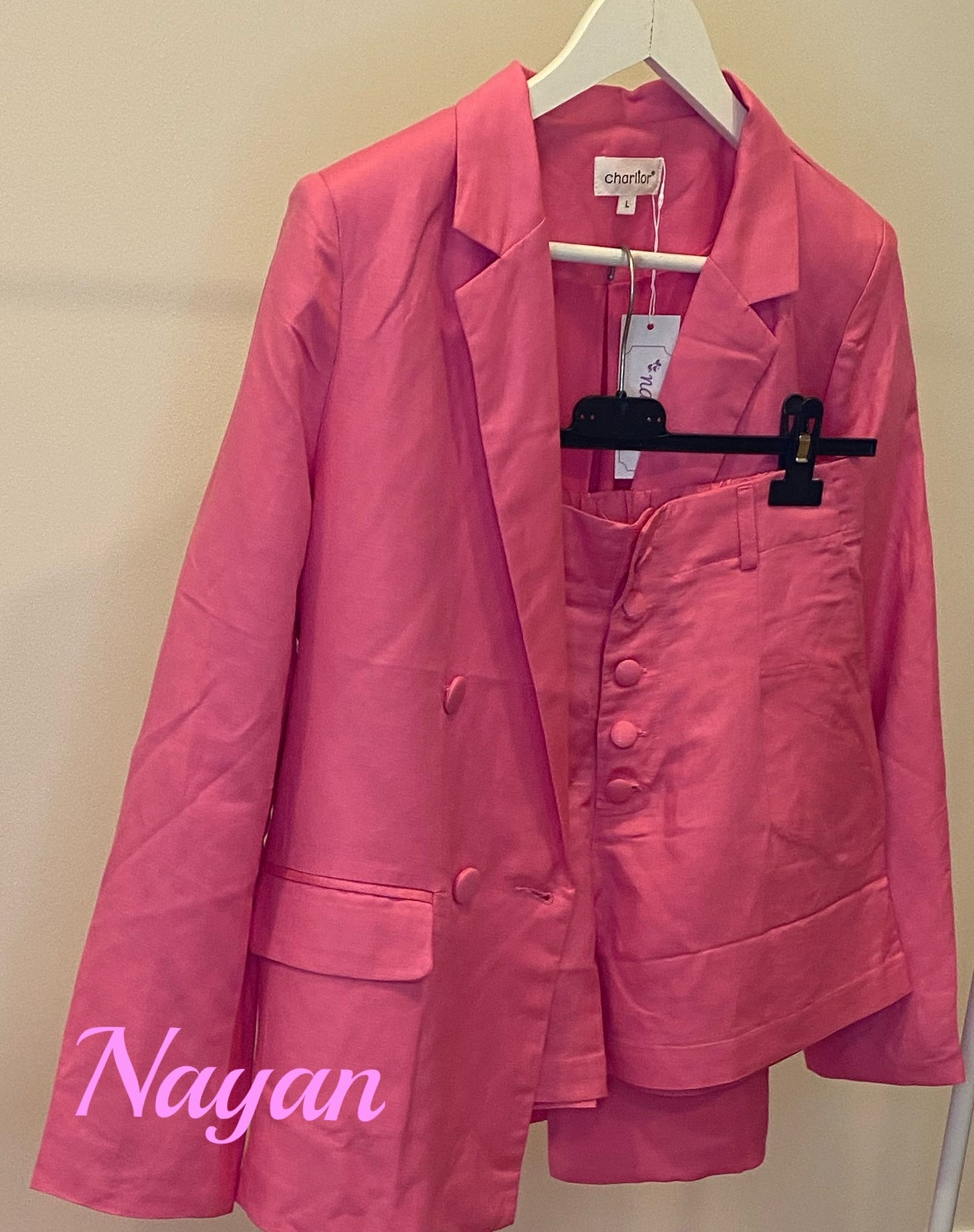 Blazer fucsia.