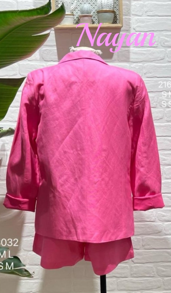 Blazer fucsia.