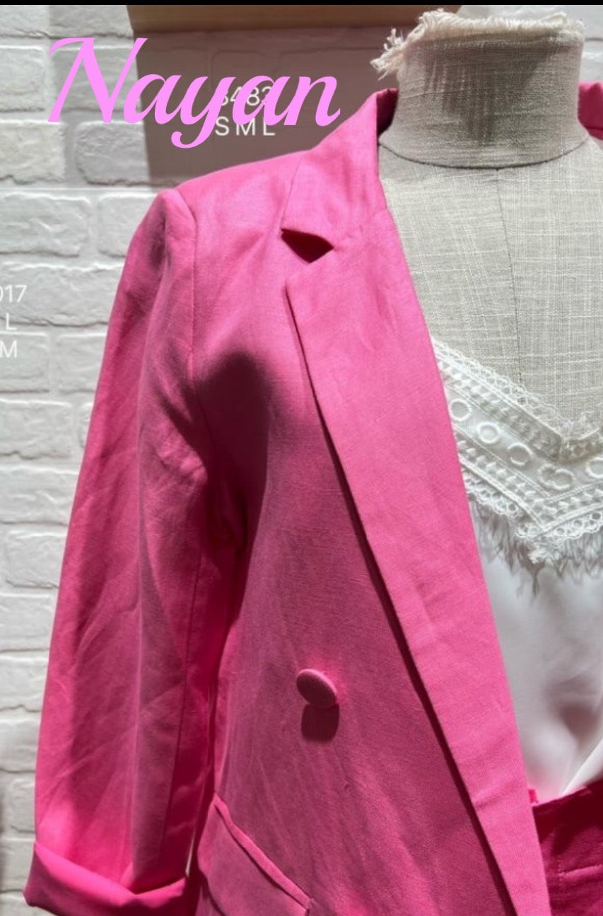 Blazer fucsia.