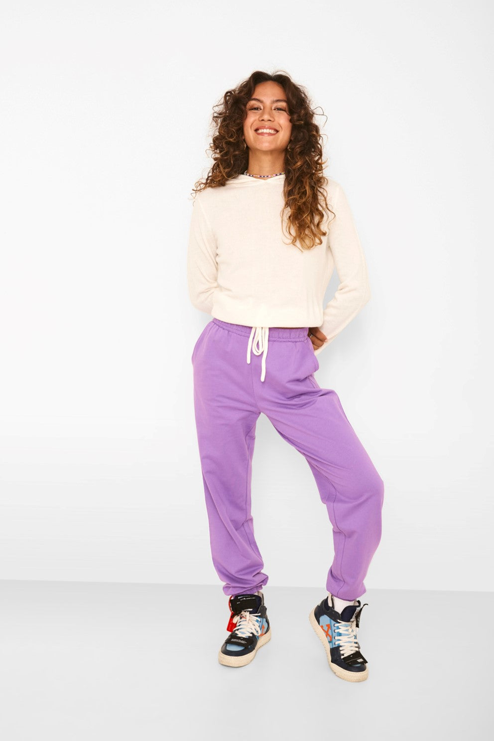 Sudadera blanca de punto