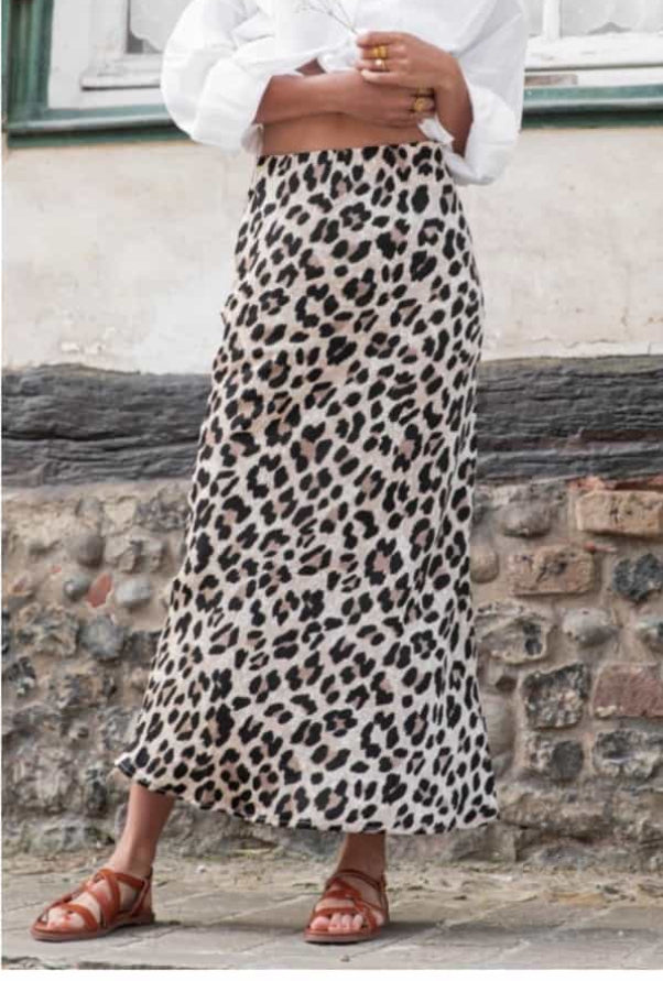 Falda satinada animal print