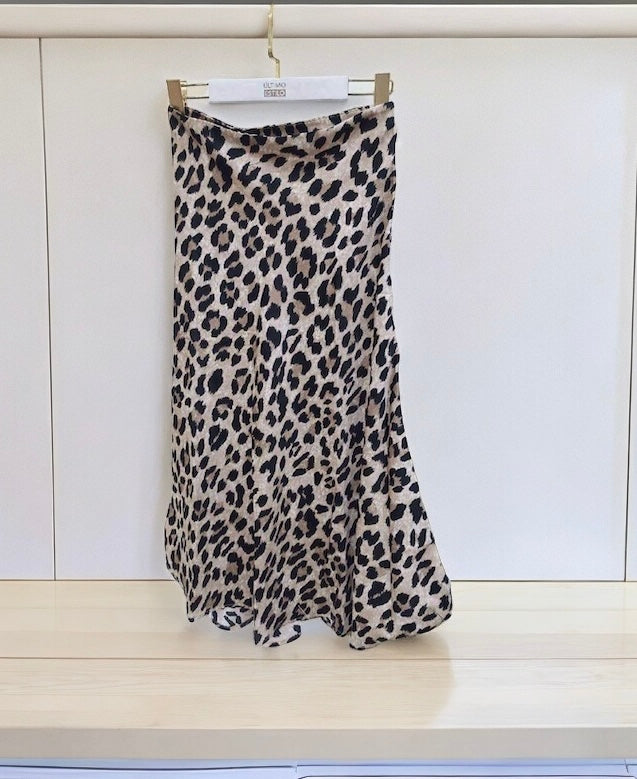 Falda satinada animal print