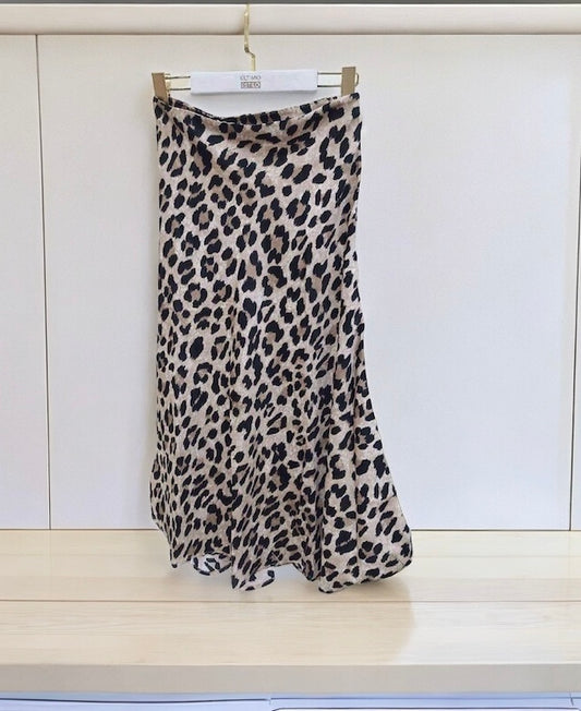 Falda satinada animal print