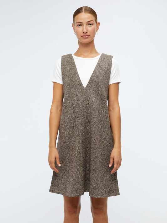 Vestido pichi con escote v